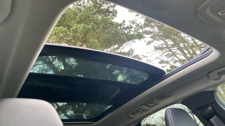 Volvo XC60 2.0 T8 [455] RC PHEV Ultimate Dark 5dr AWD Gtron Estate